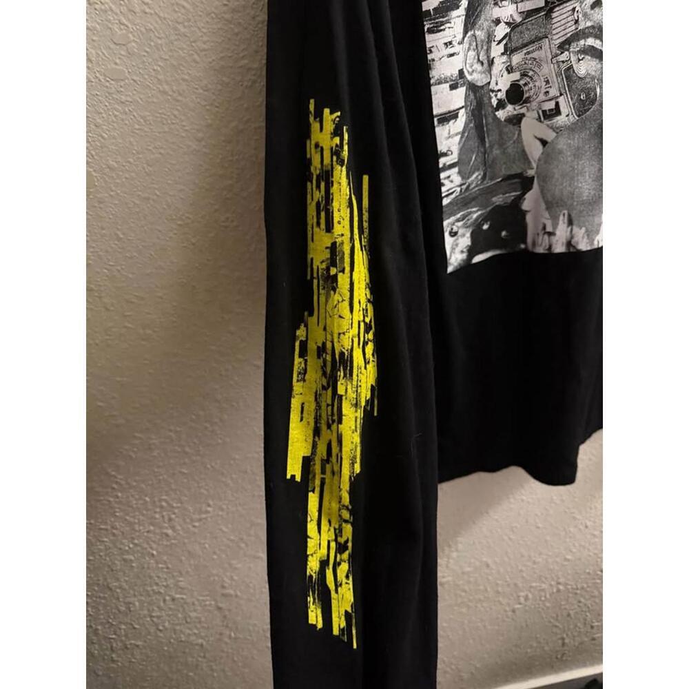 🖤 Sync x Kosuke Kawamura Long Sleeve 🖤 - Picture 3 of 4